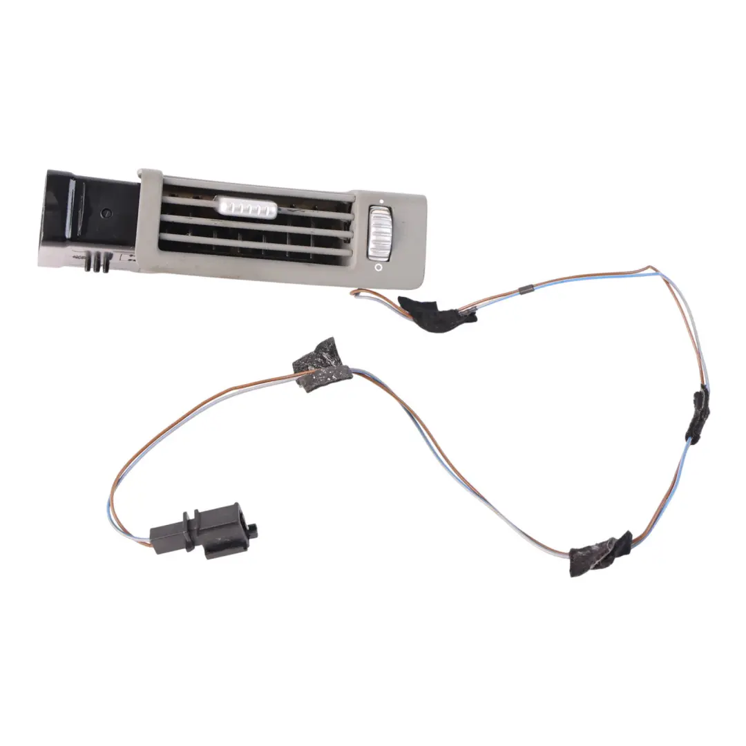 Rejilla De Ventilación Del Pilar B Derecho para Porsche Cayenne 9PA con número de pieza 7L5819210A Porsche Cayenne 9PA Rejilla De Ventilación Del Pilar B Derecho - SKU 7L5819210A - Número de pieza 7L5819210A