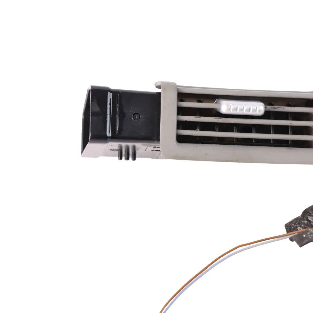 Rejilla De Ventilación Del Pilar B Derecho para Porsche Cayenne 9PA con número de pieza 7L5819210A Porsche Cayenne 9PA Rejilla De Ventilación Del Pilar B Derecho - SKU 7L5819210A - Número de pieza 7L5819210A