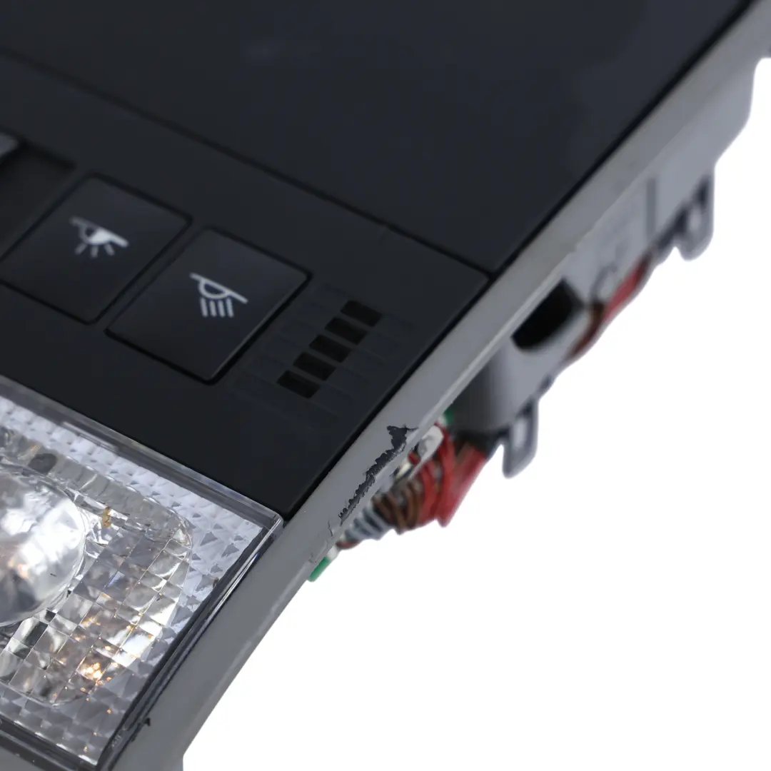 Lampka Oświetlenie Podufitki Panel Czarny do Porsche Cayenne 9PA o numerze 7L5868403 Porsche Cayenne 9PA Lampka Oświetlenie Podufitki Panel Czarny - SKU 7L5868403 - Numer Części 7L5868403