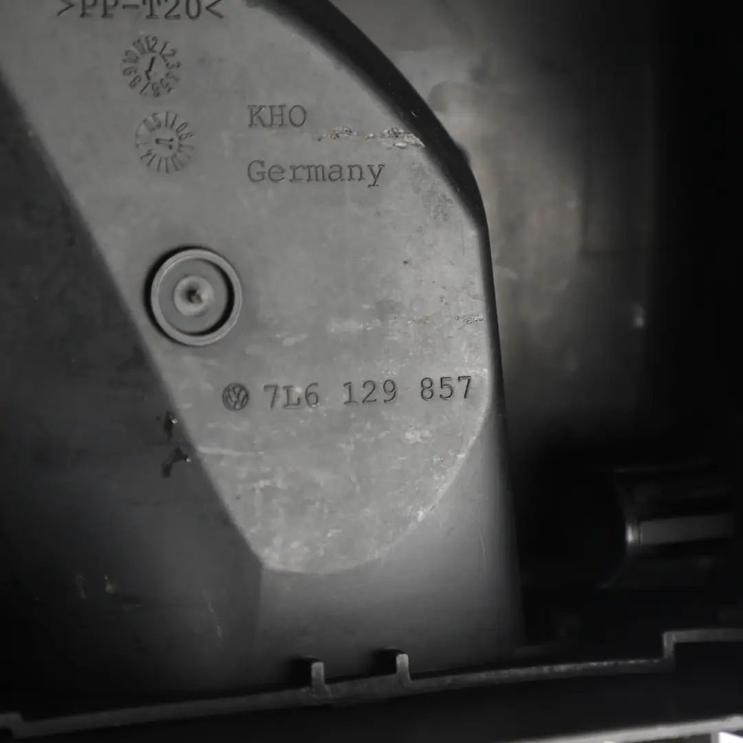 Filter Box Housing Bottom Cover 3.0 TDI Diesel Engine to Audi Q7 4L Air with Part number 7L6129857 Audi Q7 4L Air Filter Box Housing Bottom Cover 3.0 TDI Diesel Engine - SKU 7L6129857 - Part number 7L6129857