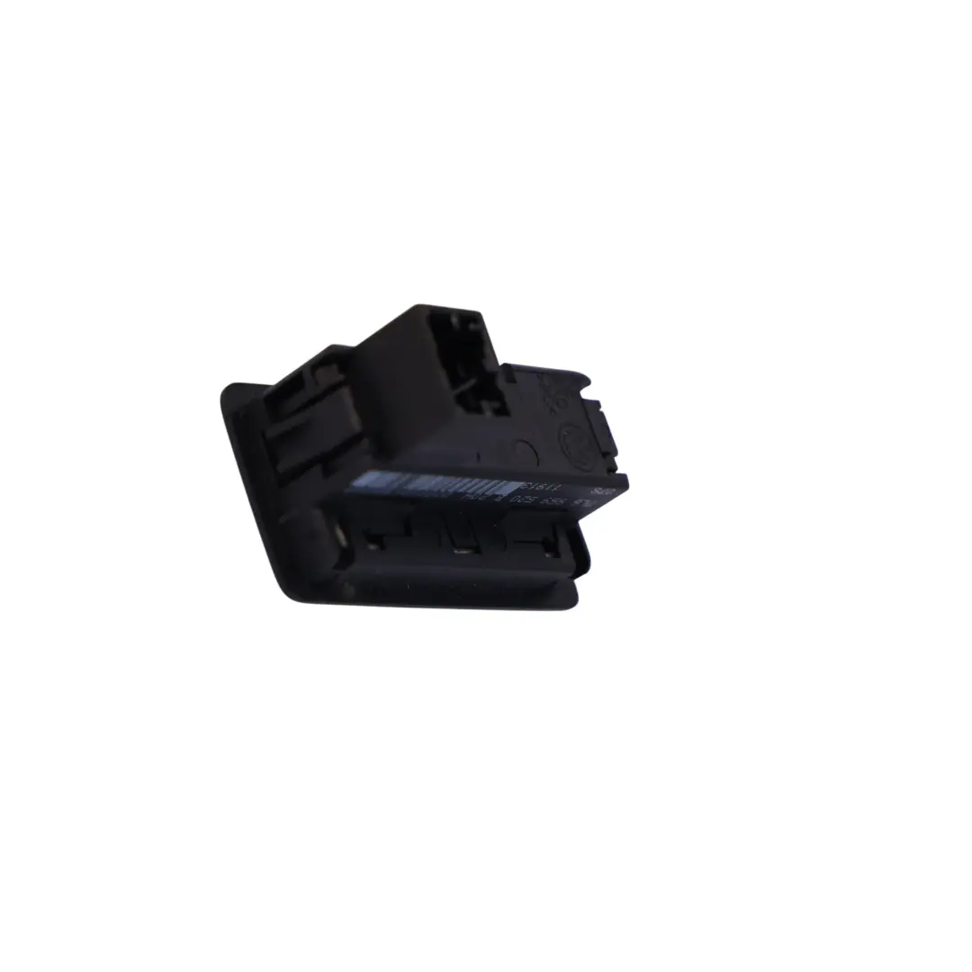 7P Bouton Ouverture Hayon Arrière pour Volkswagen VW Touareg à propos du numéro de pièce 7L6959520B Volkswagen VW Touareg 7P Bouton Ouverture Hayon Arrière - SKU 7L6959520B - Numéro de pièce 7L6959520B