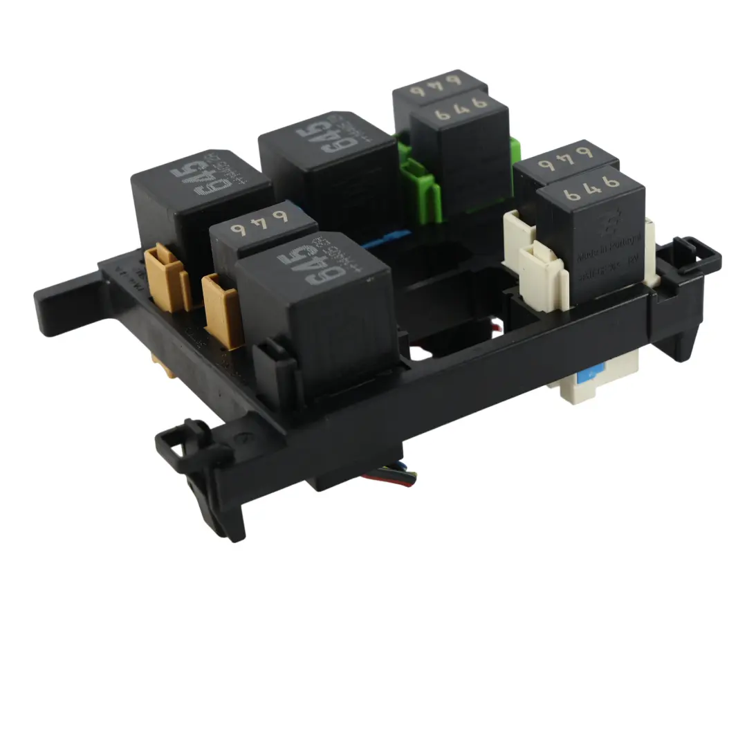 Mk2 Tiguan 7L Caja Fusibles Relés para Audi Q3 8U Skoda Yeti VW Caddy con número de pieza 7N0937503 Audi Q3 8U Skoda Yeti VW Caddy Mk2 Tiguan 7L Caja Fusibles Relés - SKU 7N0937503 - Número de pieza 7N0937503