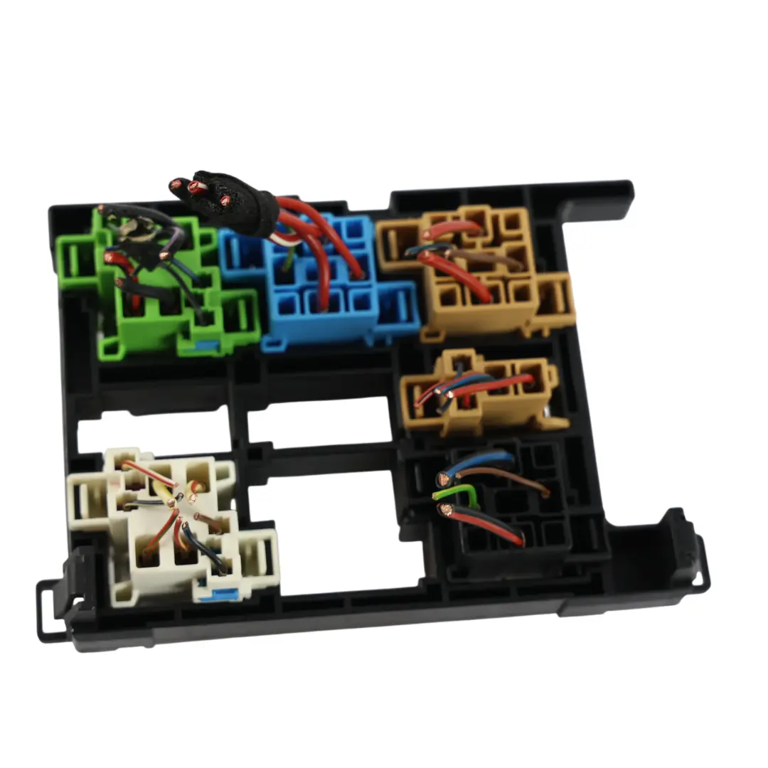 Mk2 Tiguan 7L Caja Fusibles Relés para Audi Q3 8U Skoda Yeti VW Caddy con número de pieza 7N0937503 Audi Q3 8U Skoda Yeti VW Caddy Mk2 Tiguan 7L Caja Fusibles Relés - SKU 7N0937503 - Número de pieza 7N0937503