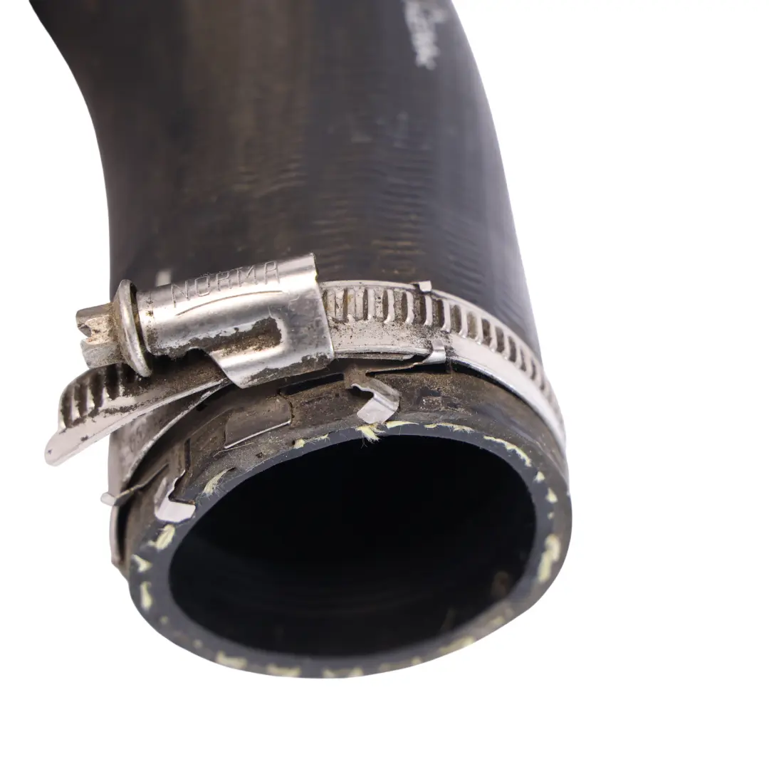 7P 3.0 TDI Wąż Rura Przewód Intercoolera do Volkswagen Touareg o numerze 7P0145708A Volkswagen Touareg 7P 3.0 TDI Wąż Rura Przewód Intercoolera - SKU 7P0145708A - Numer Części 7P0145708A