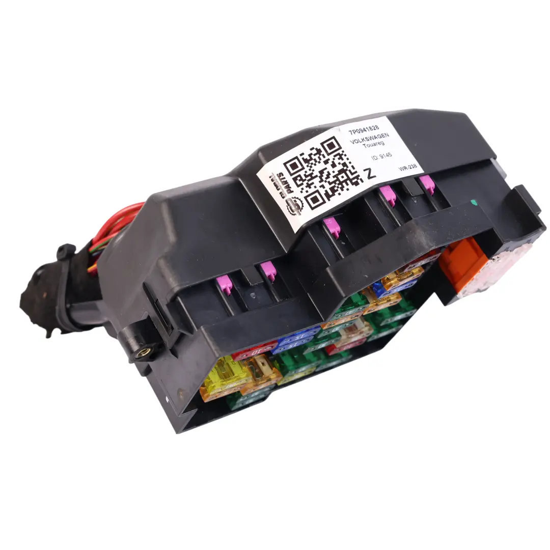 7P Porsche Cayenne 3.0 TDI Fuse Box Control Module to Volkswagen Touareg with Part number 7P0941828 Volkswagen Touareg 7P Porsche Cayenne 3.0 TDI Fuse Box Control Module - SKU 7P0941828 - Part number 7P0941828