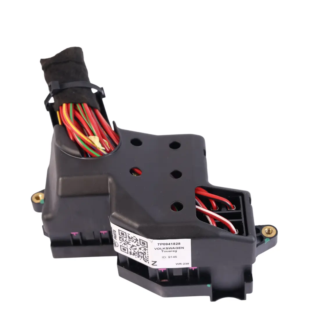 7P Porsche Cayenne 3.0 TDI Fuse Box Control Module to Volkswagen Touareg with Part number 7P0941828 Volkswagen Touareg 7P Porsche Cayenne 3.0 TDI Fuse Box Control Module - SKU 7P0941828 - Part number 7P0941828