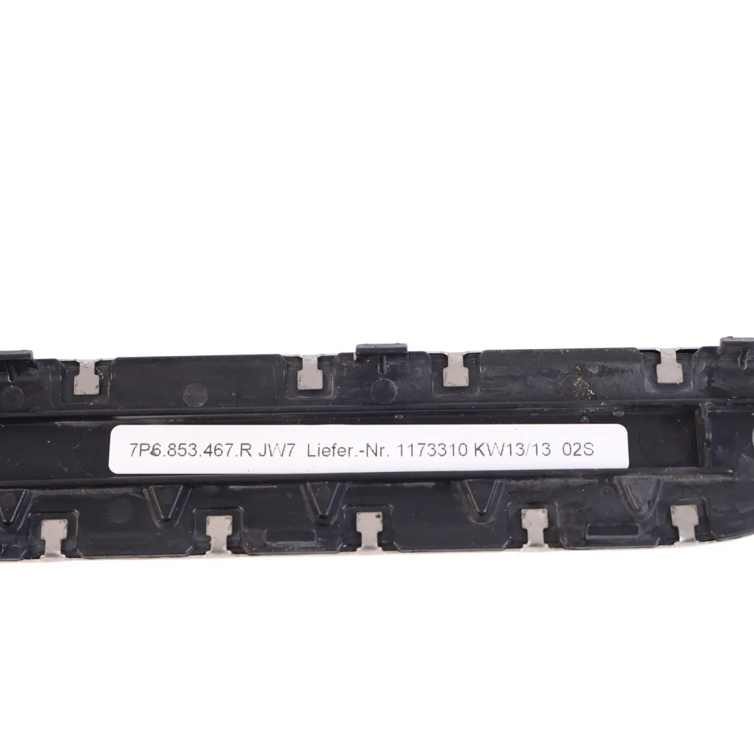 7P Modanatura Soglia Della Porta Anteriore Cromata per VW Touareg con numero di parte 7P6853467R VW Touareg 7P Modanatura Soglia Della Porta Anteriore Cromata - SKU 7P6853467R - Numero di parte 7P6853467R