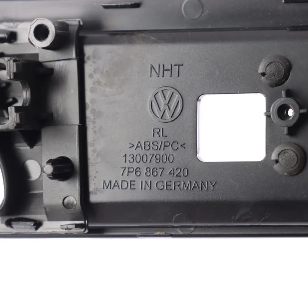Volkswagen Touareg 7P Listwa Klamka Drzwi Przednich Wnętrze Prawa - SKU 7P6867420 - Numer Części 7P6867420