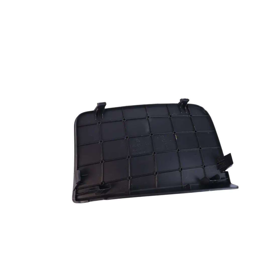 VW Touareg 7P Osłona Lampy Tylnej Klapy Bagażnika Czarna Lewa - SKU 7P6867655 - Numer Części 7P6867655