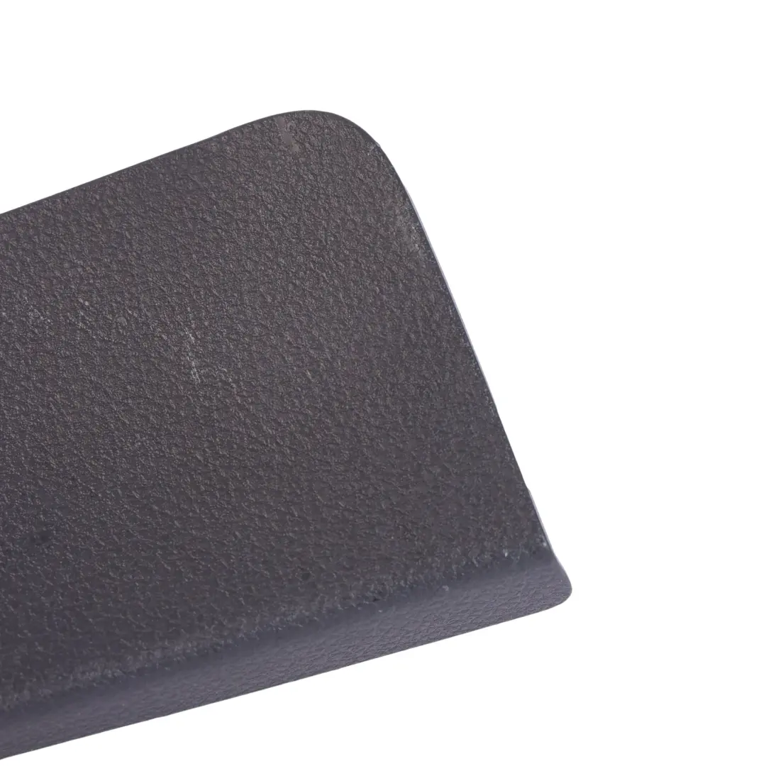 7P Cache De Feu De Hayon Arrière Droit Noir pour VW Touareg à propos du numéro de pièce 7P6867656 VW Touareg 7P Cache De Feu De Hayon Arrière Droit Noir - SKU 7P6867656 - Numéro de pièce 7P6867656