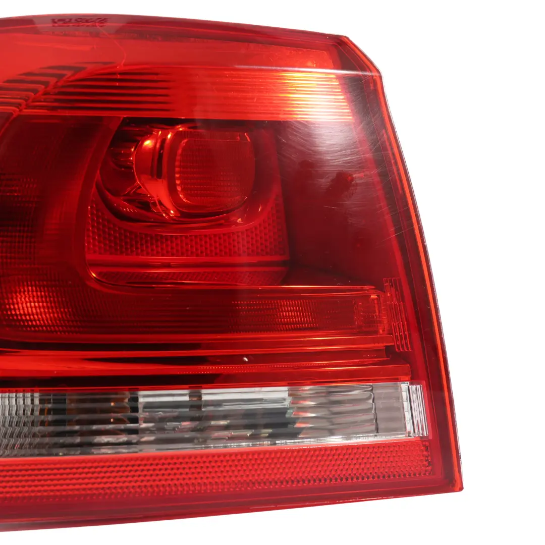 VW Volkswagen Touareg 7P Feu Arrière Extérieur Droit - SKU 7P6945096D - Numéro de pièce 7P6945096D