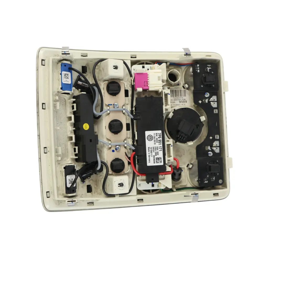 7P Lampka Podsufitki Przednia Przełącznik Wnętrza do VW Touareg o numerze 7P6947134A VW Touareg 7P Lampka Podsufitki Przednia Przełącznik Wnętrza - SKU 7P6947134A-1 - Numer Części 7P6947134A