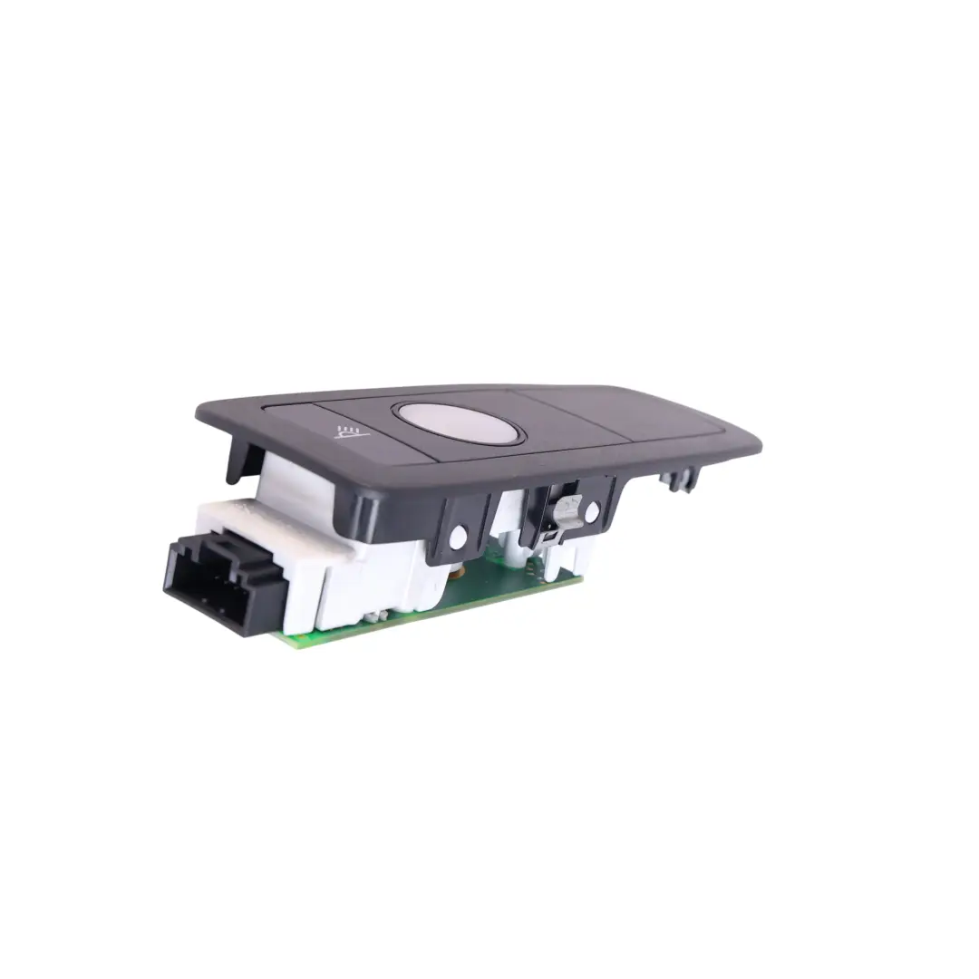 VW Volkswagen Touareg 7P Lampka Podsufitki Czarna Tylna Prawa - SKU 7P6947292F - Numer Części 7P6947292F