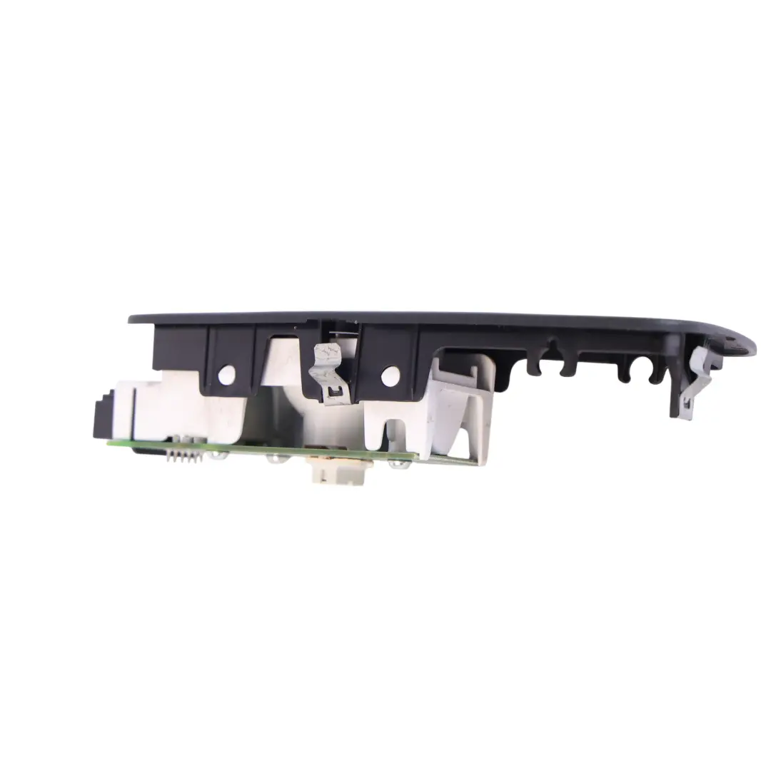 7P Luce Interna Padiglione Posteriore Destra Nera per Volkswagen Touareg con numero di parte 7P6947292F Volkswagen Touareg 7P Luce Interna Padiglione Posteriore Destra Nera - SKU 7P6947292F - Numero di parte 7P6947292F