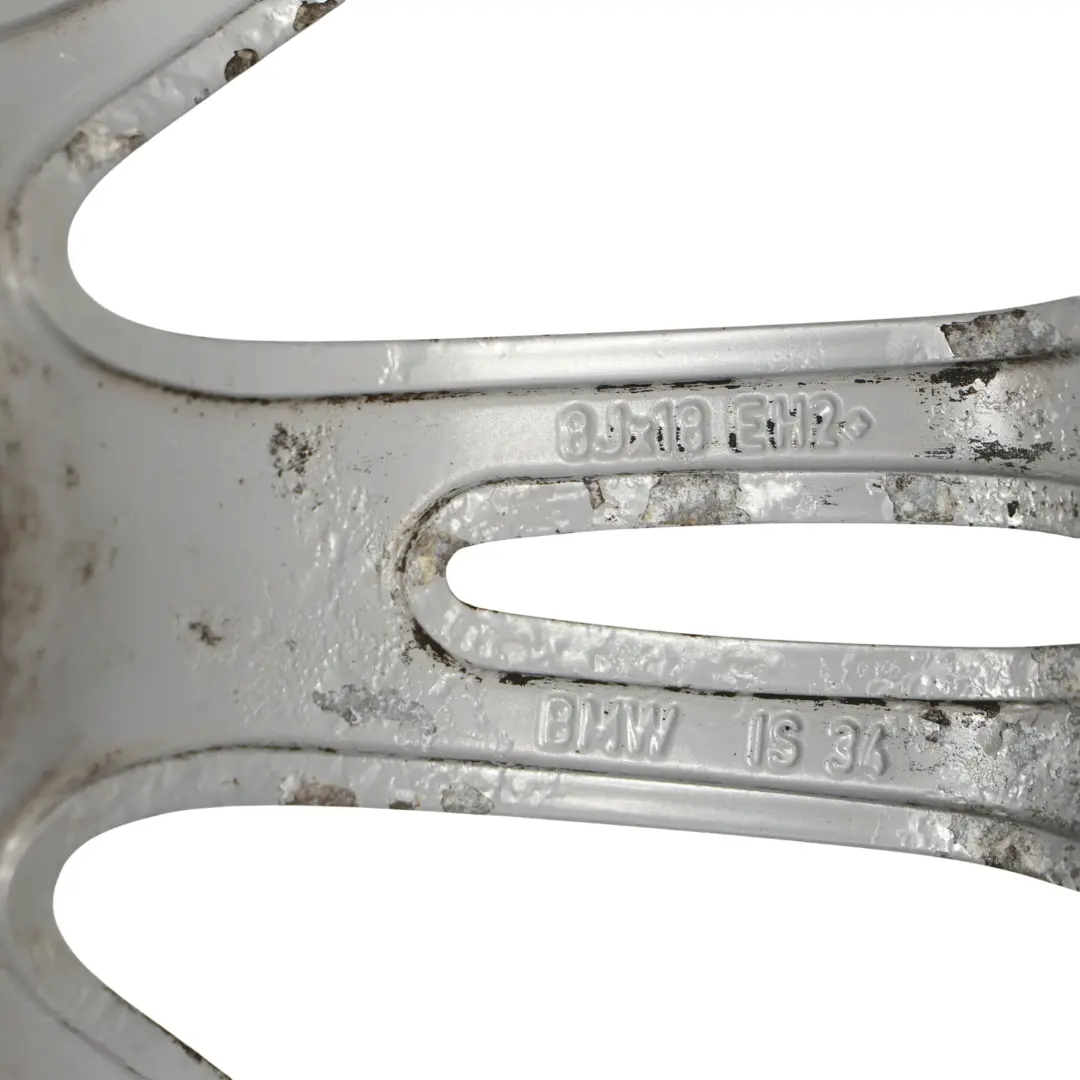 Silberne Leichtmetallfelge 18" ET:34 8J M Spider Speiche 193 für BMW E90 E91 E92 E93 mit Teilenummer 8036933 BMW E90 E91 E92 E93 Silberne Leichtmetallfelge 18" ET:34 8J M Spider Speiche 193 - SKU 8036933-13 - Teilenummer 8036933