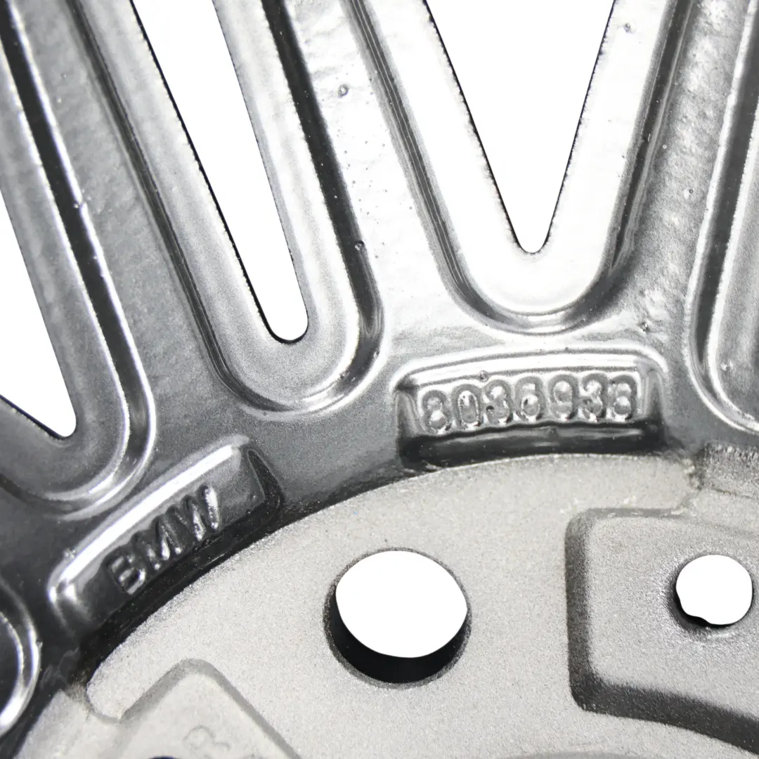 OE E81 E82 E87 E88 Jante Alliage Arrière Argent 17" 7,5J ET:47 M 207 pour BMW à propos du numéro de pièce 8036938 BMW OE E81 E82 E87 E88 Jante Alliage Arrière Argent 17" 7,5J ET:47 M 207 - SKU 8036938-6 - Numéro de pièce 8036938