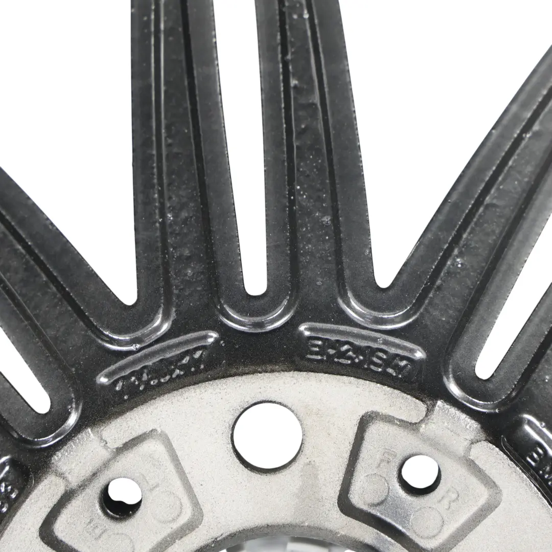 OE E81 E82 E87 E88 Jante Alliage Arrière Argent 17" 7,5J ET:47 M 207 pour BMW à propos du numéro de pièce 8036938 BMW OE E81 E82 E87 E88 Jante Alliage Arrière Argent 17" 7,5J ET:47 M 207 - SKU 8036938-6 - Numéro de pièce 8036938