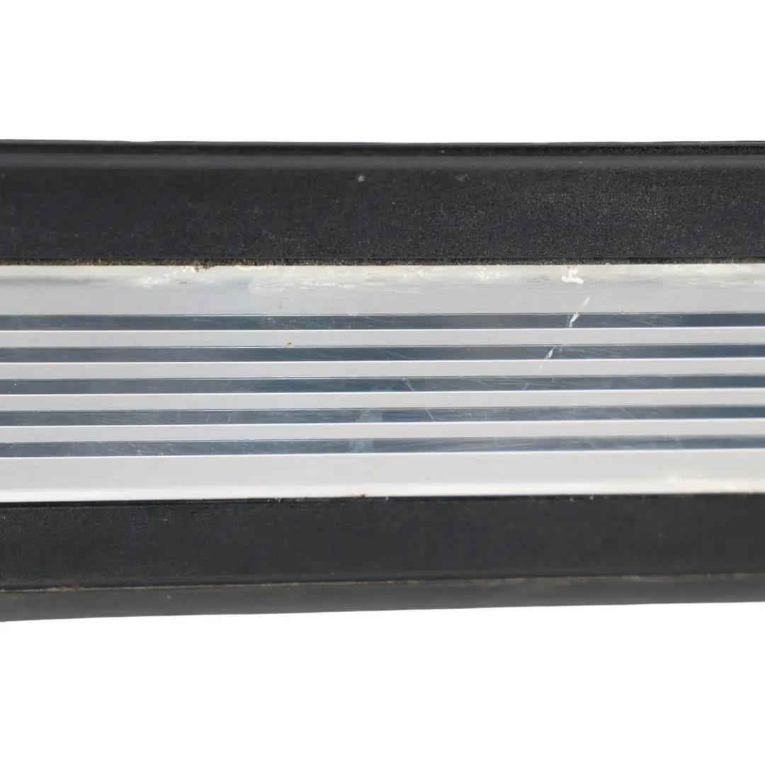 Entrada Puerta Embellecedor Tira Delantera Izquierda para BMW F10 F11 LCI M Sport con número de pieza 8050053 BMW F10 F11 LCI M Sport Entrada Puerta Embellecedor Tira Delantera Izquierda - SKU 8050053 - Número de pieza 8050053