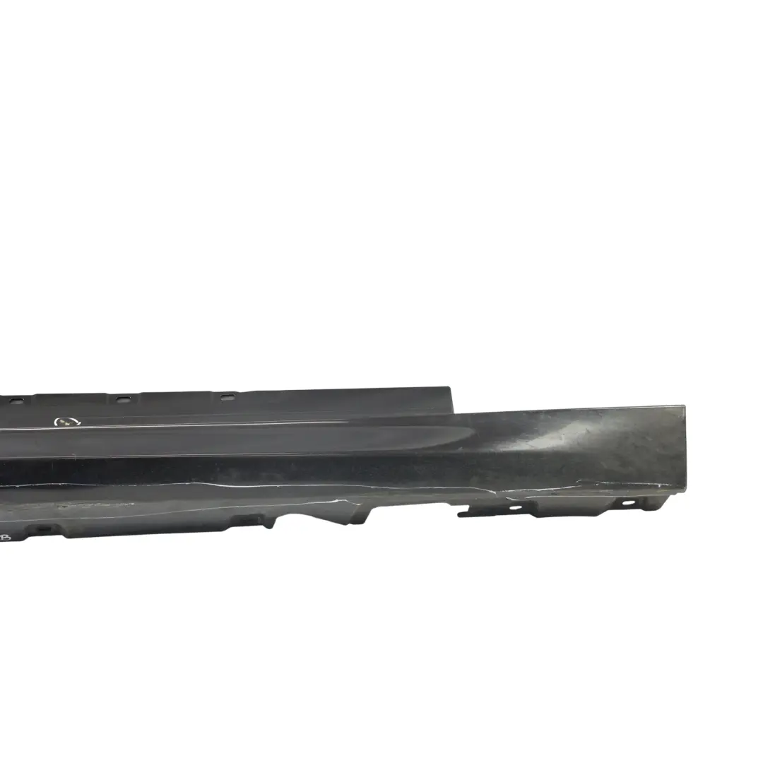 Minigonna Laterale M Sport Destra Rubinschwarz Metallic Nero - X03 per BMW F12 F13 con numero di parte 8050418 BMW F12 F13 Minigonna Laterale M Sport Destra Rubinschwarz Metallic Nero - X03 - SKU 8050418-RUB - Numero di parte 8050418