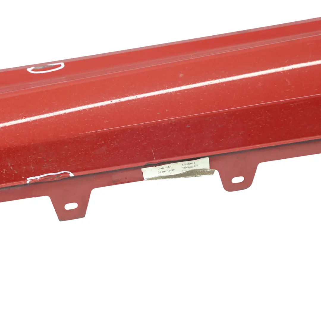 Striscia Davanzale Gonna Laterale Sinistra Melbourne Red - A75 per BMW F82 F83 M4 con numero di parte 8059627 BMW F82 F83 M4 Striscia Davanzale Gonna Laterale Sinistra Melbourne Red - A75 - SKU 8059627-MRT - Numero di parte 8059627