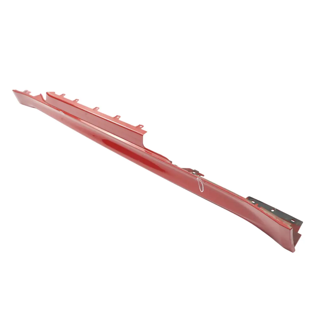 Striscia Davanzale Gonna Laterale Sinistra Melbourne Red - A75 per BMW F82 F83 M4 con numero di parte 8059627 BMW F82 F83 M4 Striscia Davanzale Gonna Laterale Sinistra Melbourne Red - A75 - SKU 8059627-MRT - Numero di parte 8059627