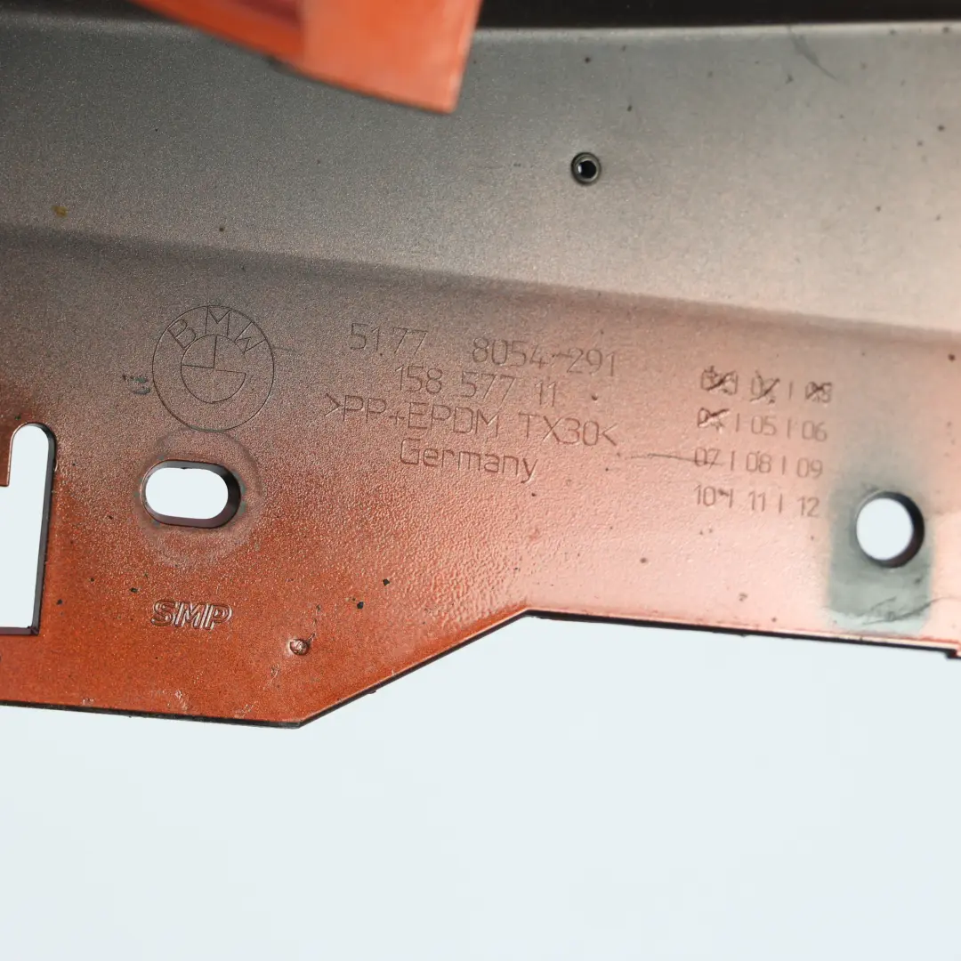 Faldon Lateral Izquierdo Naranja Sakhir Metalico B50 para BMW F82 M4 F83 M4 con número de pieza 8059627 BMW F82 M4 F83 M4 Faldon Lateral Izquierdo Naranja Sakhir Metalico B50 - SKU 8059627-SAO - Número de pieza 8059627