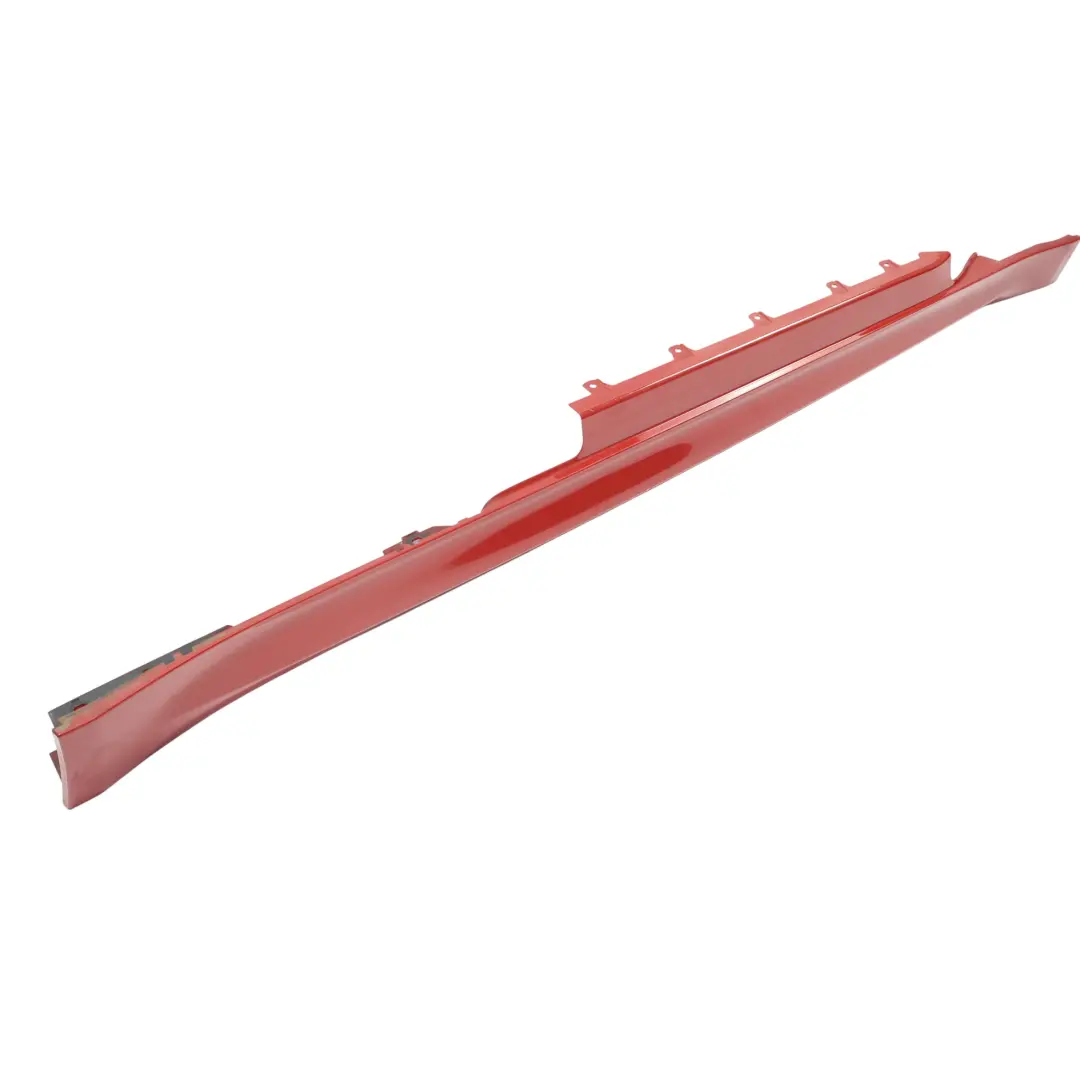 Listwa Progowa Prawa Melbourne Red Czerwony Metalik - A75 do BMW F82 F83 M4 o numerze 8059628 BMW F82 F83 M4 Listwa Progowa Prawa Melbourne Red Czerwony Metalik - A75 - SKU 8059628-MRT - Numer Części 8059628