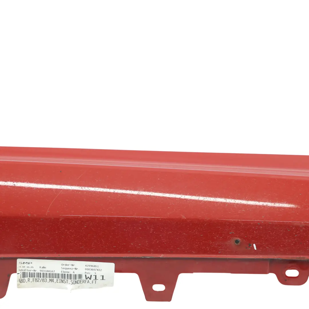 Striscia Davanzale Gonna Laterale Destra Melbourne Red - A75 per BMW F82 F83 M4 con numero di parte 8059628 BMW F82 F83 M4 Striscia Davanzale Gonna Laterale Destra Melbourne Red - A75 - SKU 8059628-MRT - Numero di parte 8059628