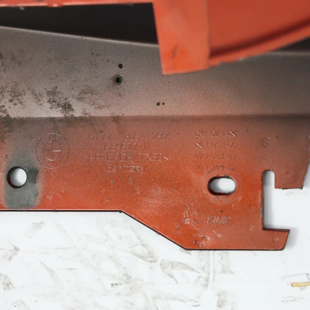 Listwa Progowa Prawa Sakhir Orange Pomarańcz Metalik B50 do BMW F82 M4 F83 M4 o numerze 8059628 BMW F82 M4 F83 M4 Listwa Progowa Prawa Sakhir Orange Pomarańcz Metalik B50 - SKU 8059628-SAO - Numer Części 8059628