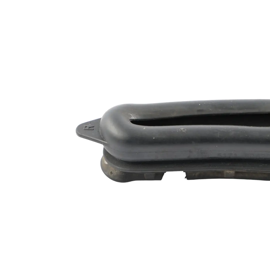 Front Air Intake Duct Seal Gasket Rubber Right O/S to BMW M3 F80 M4 F82 F83 with Part number 8062048 BMW M3 F80 M4 F82 F83 Front Air Intake Duct Seal Gasket Rubber Right O/S - SKU 8062048 - Part number 8062048