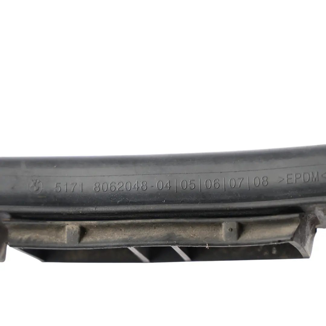 Uszczelka Kanału Powietrza Przednia Prawa do BMW M3 F80 M4 F82 F83 o numerze 8062048 BMW M3 F80 M4 F82 F83 Uszczelka Kanału Powietrza Przednia Prawa - SKU 8062048 - Numer Części 8062048