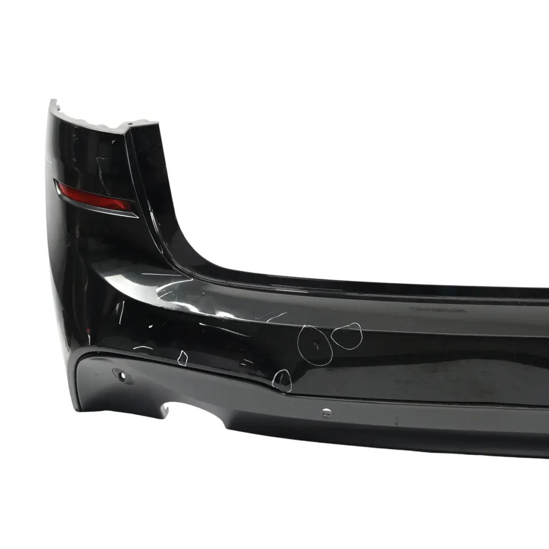 Zderzak Tylny M-Pakiet PDC Black Sapphire Czarny Metalik - 475 do BMW F46 o numerze 8067062 BMW F46 Zderzak Tylny M-Pakiet PDC Black Sapphire Czarny Metalik - 475 - SKU 8067062-BS1 - Numer Części 8067062