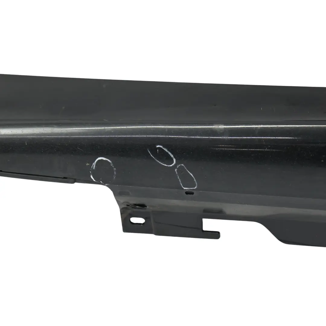 Próg Lewy M-Pakiet Nakładka Black Sapphire Czarny Metalik - 475 do BMW F46 GT o numerze 8067075 BMW F46 GT Próg Lewy M-Pakiet Nakładka Black Sapphire Czarny Metalik - 475 - SKU 8067075-BS - Numer Części 8067075