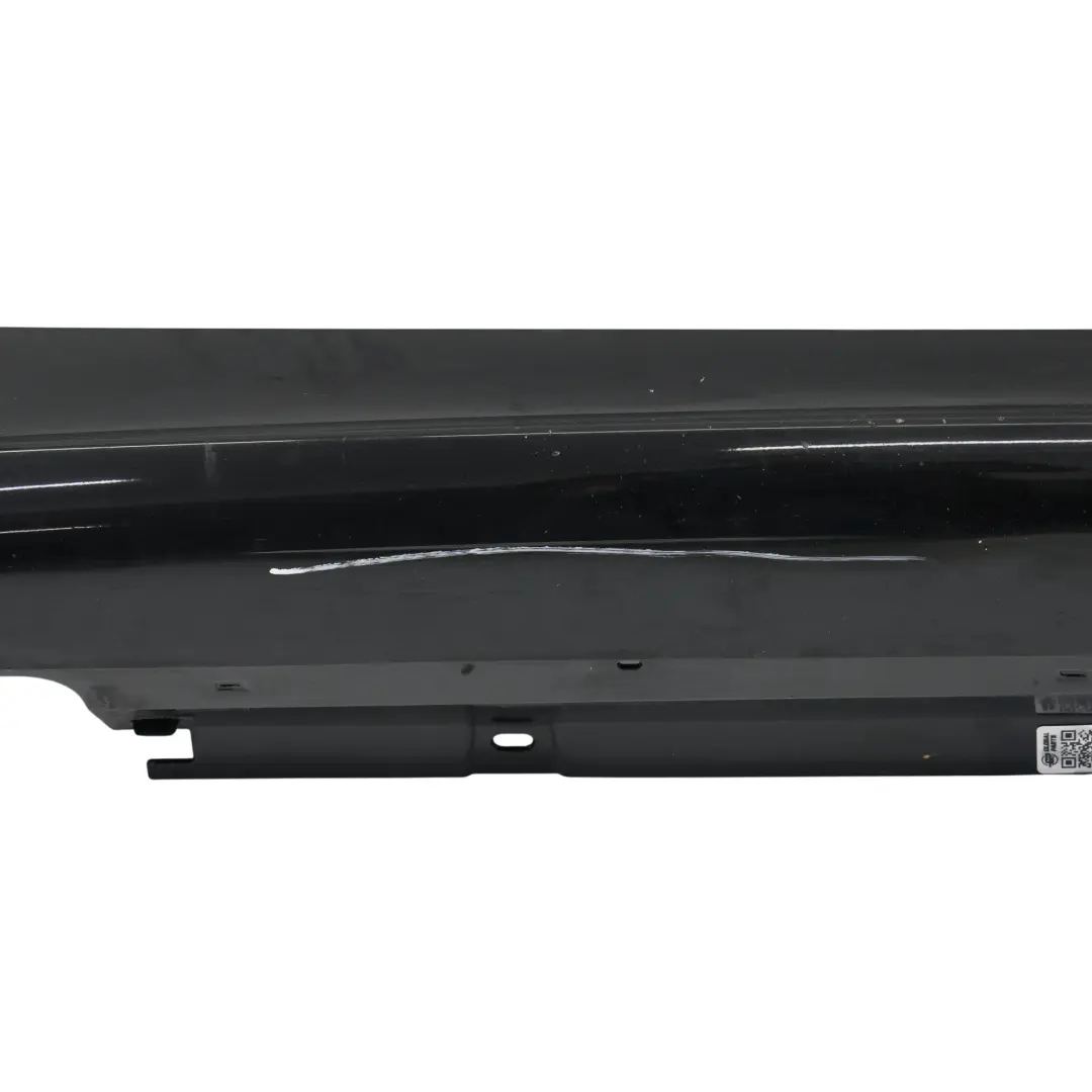 Próg Prawy M-Pakiet Listwa Progowa Black Sapphire Czarny - 475 do BMW F46 GT o numerze 8067076 BMW F46 GT Próg Prawy M-Pakiet Listwa Progowa Black Sapphire Czarny - 475 - SKU 8067076-BS - Numer Części 8067076