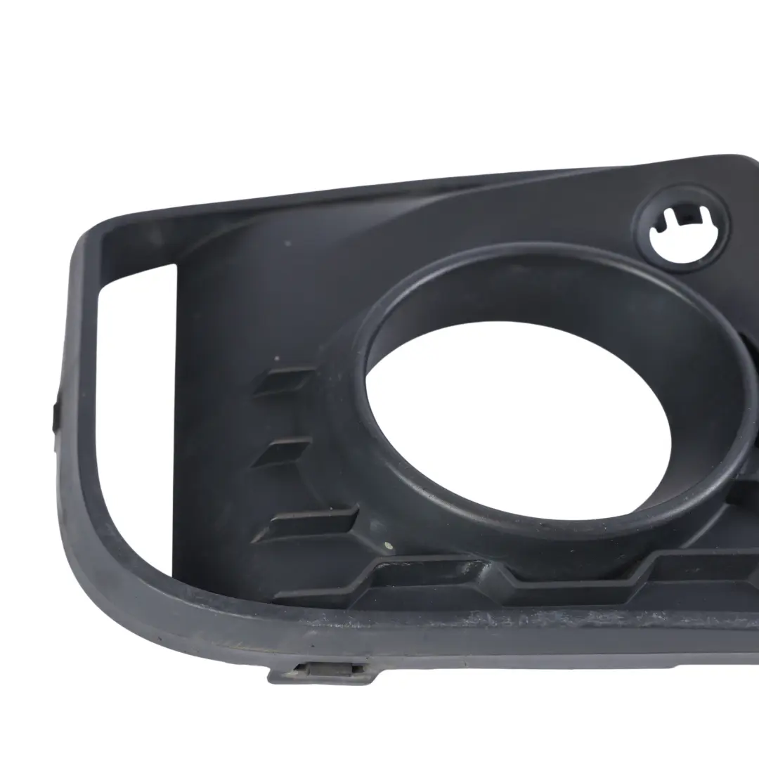 Kratka Boczna Zderzaka Przód Lewo do BMW F46 o numerze 8068865 BMW F46 Kratka Boczna Zderzaka Przód Lewo - SKU 8068865 - Numer Części 8068865