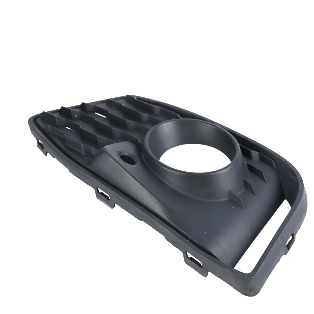 BMW F46 Kratka Boczna Zderzaka Przód Lewo - SKU 8068865 - Numer Części 8068865
