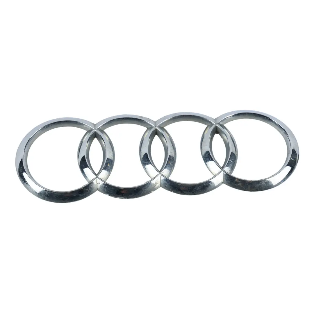 Emblema Logo Insignia Portón Trasero Cromo para Audi Q5 FY con número de pieza 80A071802 Audi Q5 FY Emblema Logo Insignia Portón Trasero Cromo - SKU 80A071802 - Número de pieza 80A071802