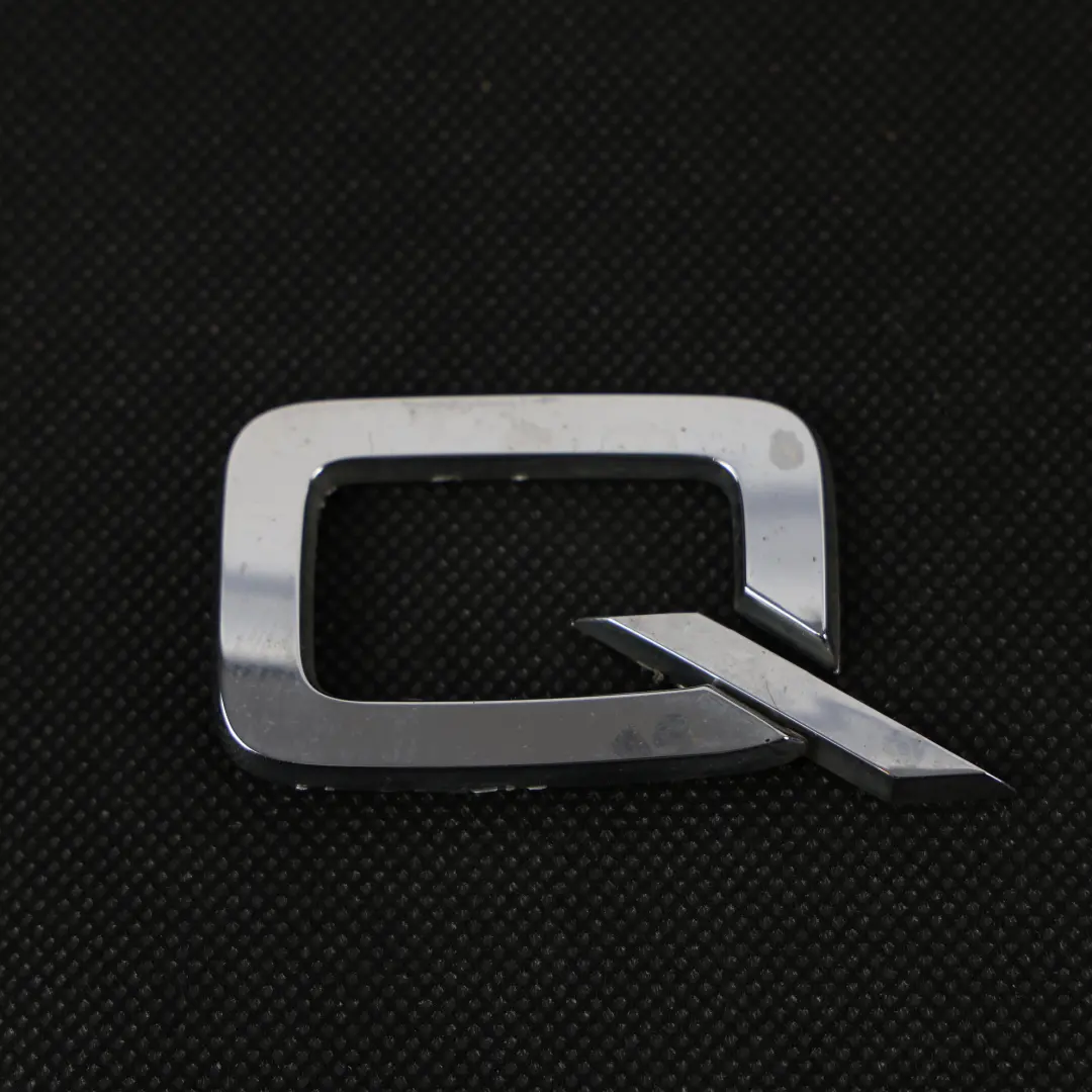 Audi Q5 FY Emblemat Tylnej Klapy Bagażnika Chrom - SKU 80A071803 - Numer Części 80A071803