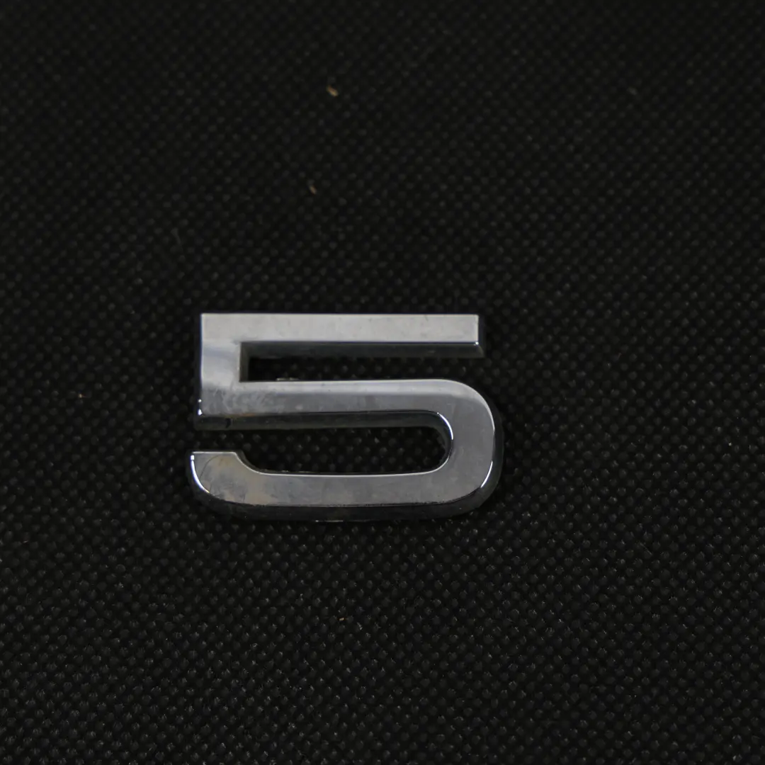 Audi Q5 FY Emblema Logo Insignia Portón Trasero Cromo - SKU 80A071803 - Número de pieza 80A071803