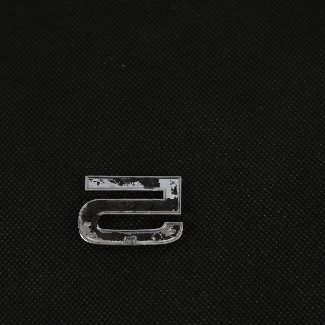 Emblema Logo Distintivo Portellone Bagagliaio Cromo per Audi Q5 FY con numero di parte 80A071803 Audi Q5 FY Emblema Logo Distintivo Portellone Bagagliaio Cromo - SKU 80A071803 - Numero di parte 80A071803