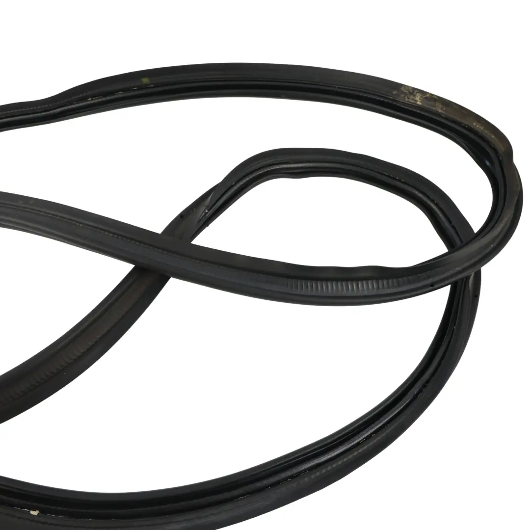 Junta Goma Sello Maletero Trasero para Audi Q5 FY con número de pieza 80A827705E Audi Q5 FY Junta Goma Sello Maletero Trasero - SKU 80A827705E - Número de pieza 80A827705E