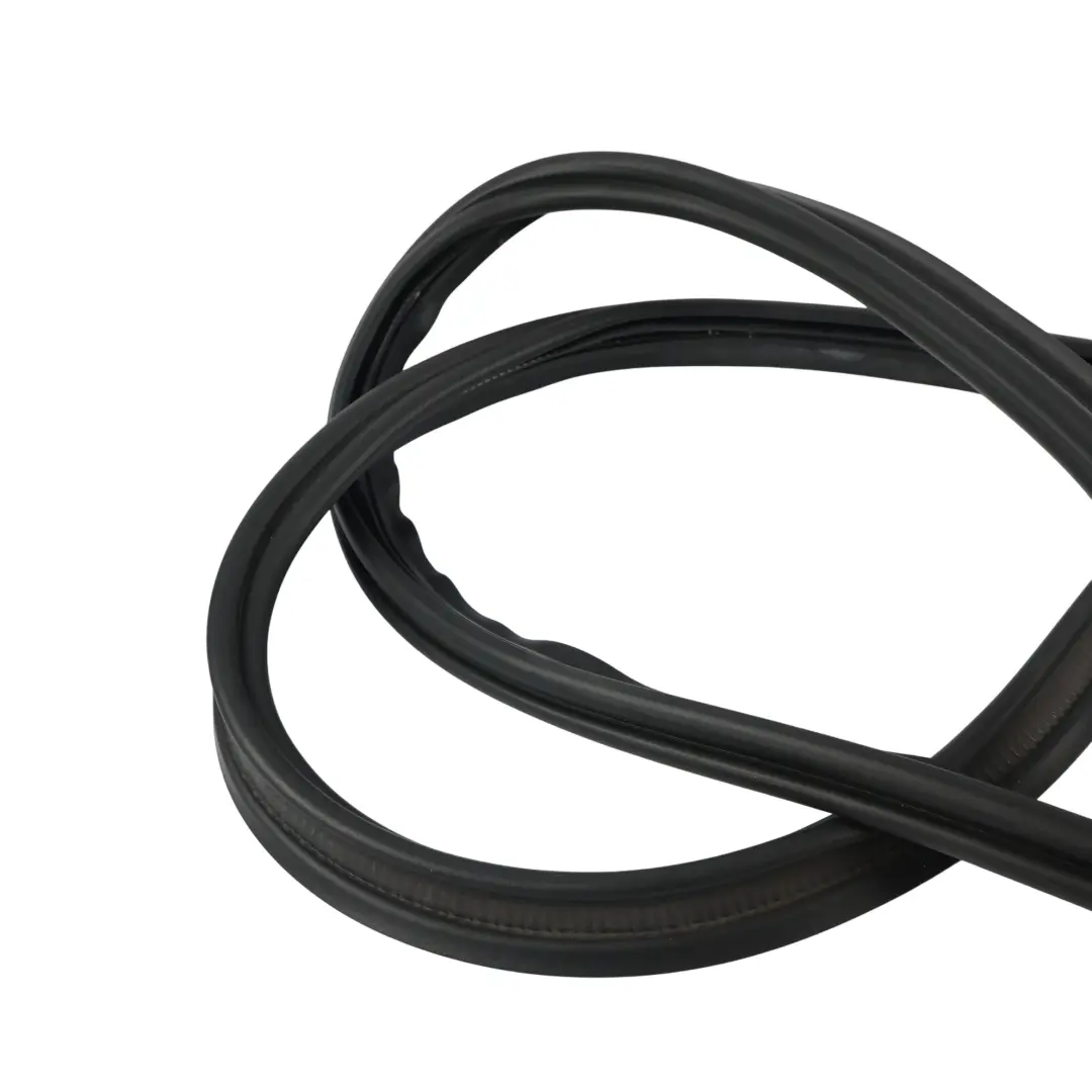 Guarnizione Gomma Portellone Bagagliaio Posteriore per Audi Q5 FY con numero di parte 80A827705E Audi Q5 FY Guarnizione Gomma Portellone Bagagliaio Posteriore - SKU 80A827705E - Numero di parte 80A827705E