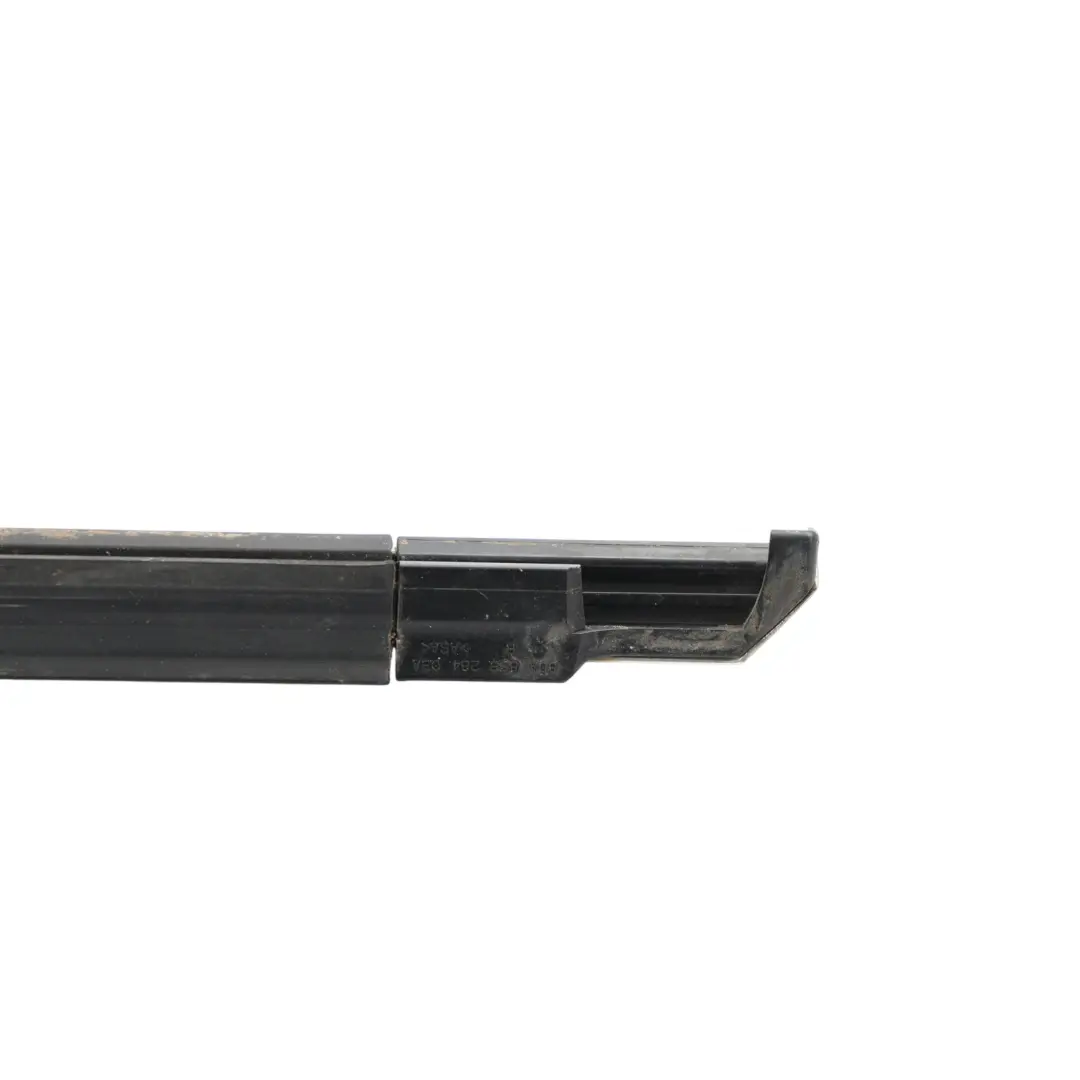 Uszczelka Listwa Drzwi Przednich Prawa Aluminium do Audi Q5 FY o numerze 80A853284L Audi Q5 FY Uszczelka Listwa Drzwi Przednich Prawa Aluminium - SKU 80A853284L - Numer Części 80A853284L