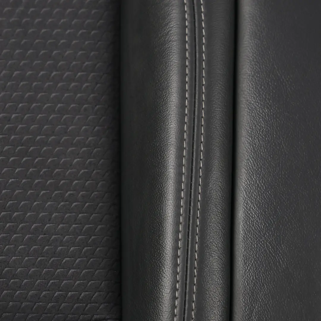 Posteriore Sedile Sport Cuscino Rivestimento Dinamica Pelle Nero per Audi Q5 FY con numero di parte 80A885375J Audi Q5 FY Posteriore Sedile Sport Cuscino Rivestimento Dinamica Pelle Nero - SKU 80A885375J - Numero di parte 80A885375J