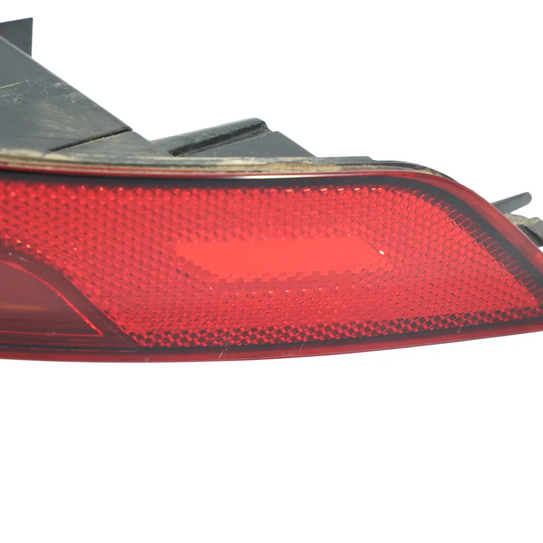 Feu Antibrouillard Arrière Pare Chocs Droit pour Audi Q5 FY à propos du numéro de pièce 80A945070D Audi Q5 FY Feu Antibrouillard Arrière Pare Chocs Droit - SKU 80A945070D - Numéro de pièce 80A945070D