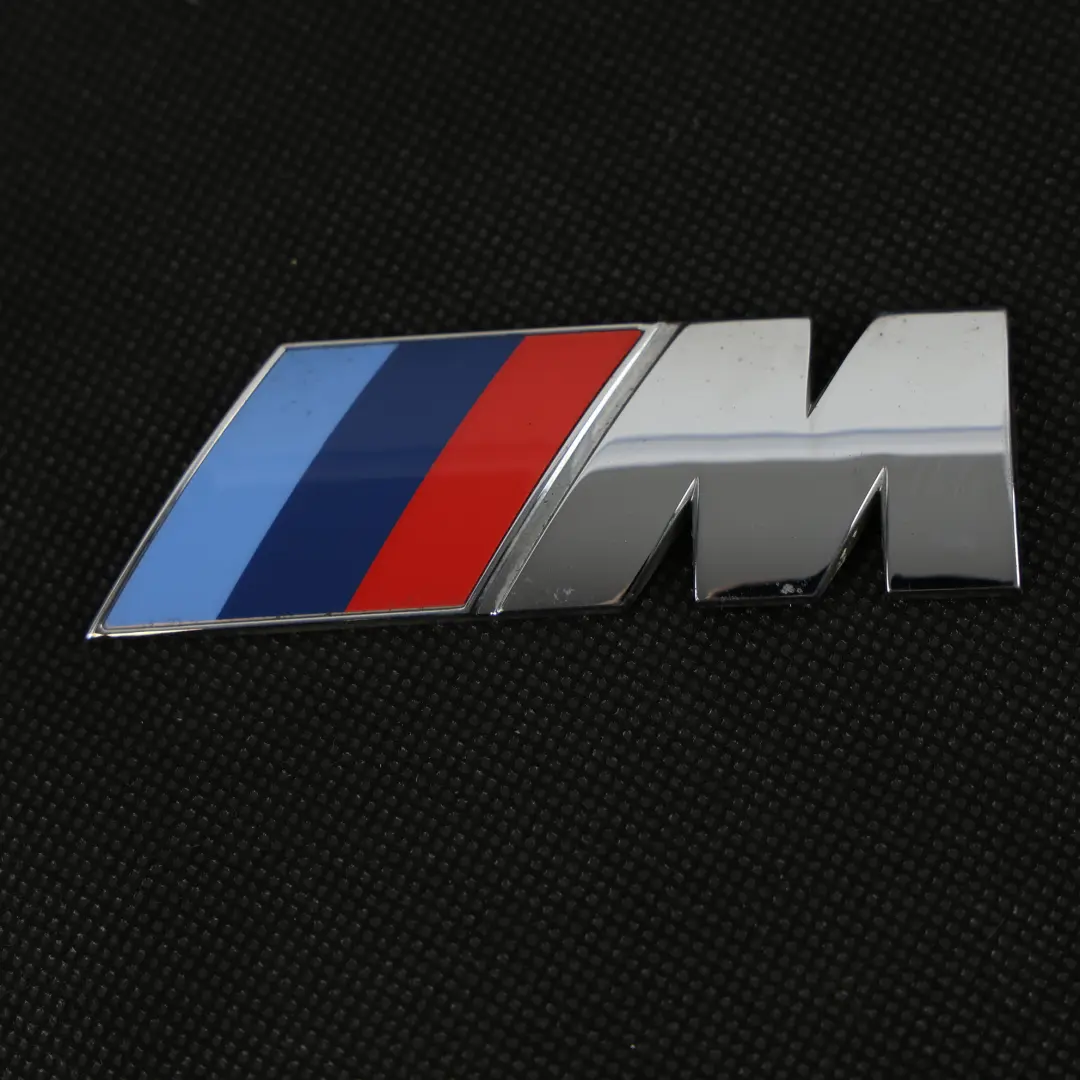 BMW E46 E90 F22 F30 F31 F32 F33 F36 F80 Emblem Plakette Koffer Raum - SKU 8219237 - Teilenummer 8219237