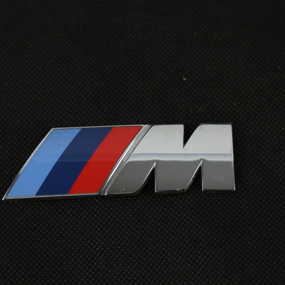 Emblema Para Maletero para BMW E46 E90 F22 F30 F31 F32 F33 F36 F80 con número de pieza 8219237 BMW E46 E90 F22 F30 F31 F32 F33 F36 F80 Emblema Para Maletero - SKU 8219237 - Número de pieza 8219237