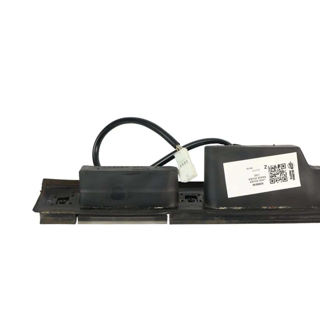 Nummernschild Lichtleiste Abdeckung Panel Surround für Range Rover L322 mit Teilenummer 8265649 Range Rover L322 Nummernschild Lichtleiste Abdeckung Panel Surround - SKU 8265649 - Teilenummer 8265649