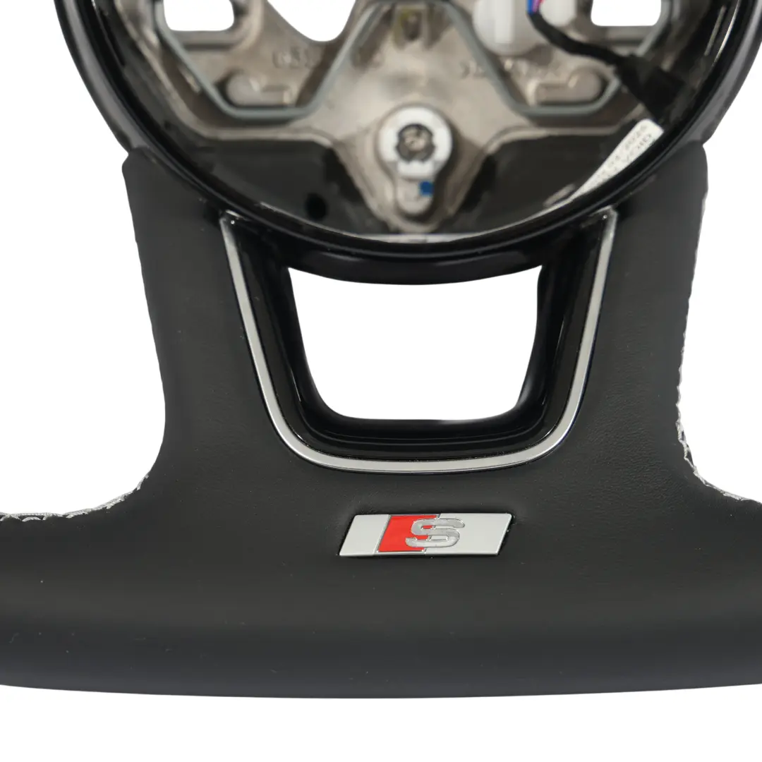 8Y Volant S-Line NEUF Cuir Noir Fond Plat pour Audi A1 GB A3 à propos du numéro de pièce 82A419091AH Audi A1 GB A3 8Y Volant S-Line NEUF Cuir Noir Fond Plat - SKU 82A419091AH-1 - Numéro de pièce 82A419091AH