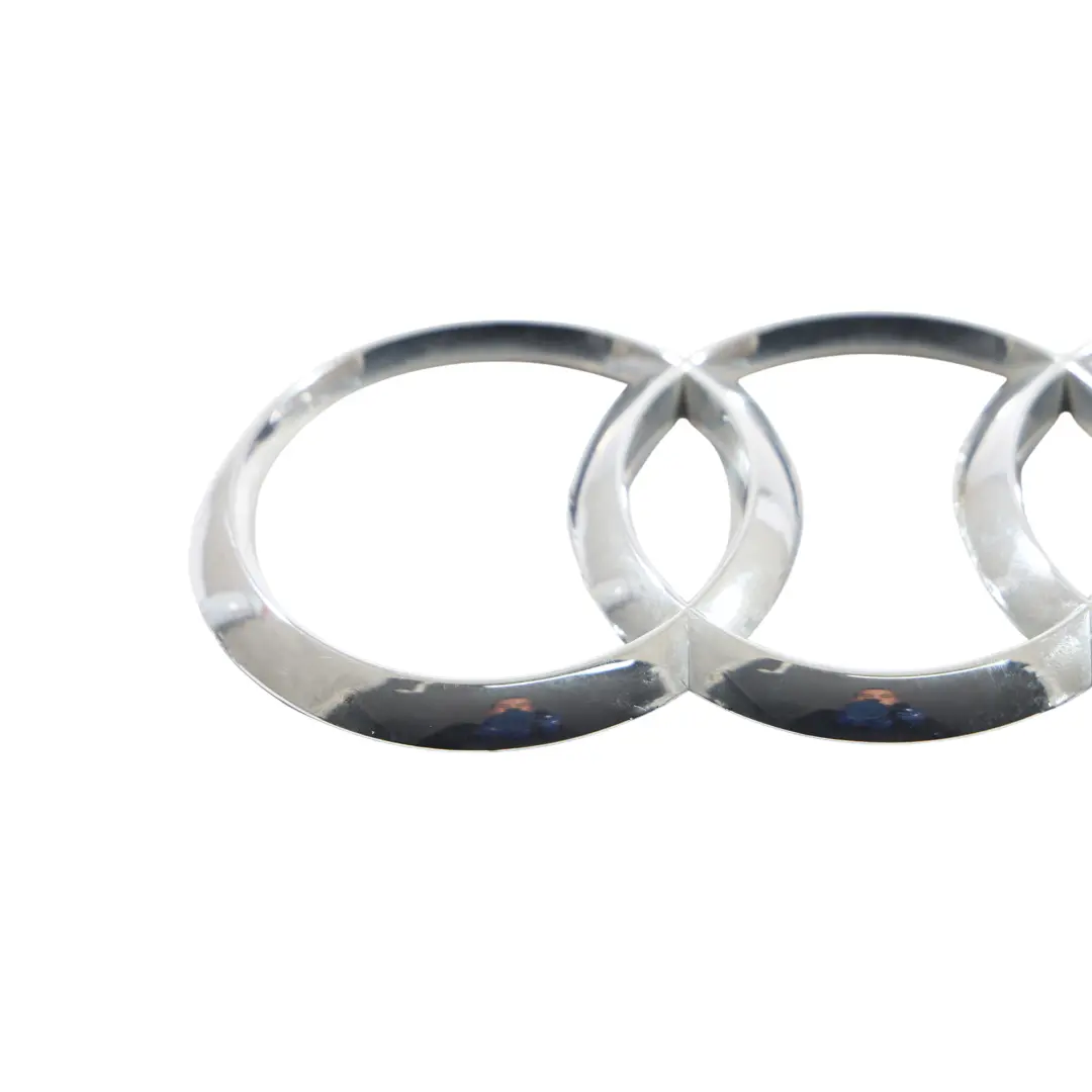 Emblema Portón Trasero Cromado para Audi Q3 F3 Insignia con número de pieza 83A071802 Audi Q3 F3 Insignia Emblema Portón Trasero Cromado - SKU 83A071802 - Número de pieza 83A071802